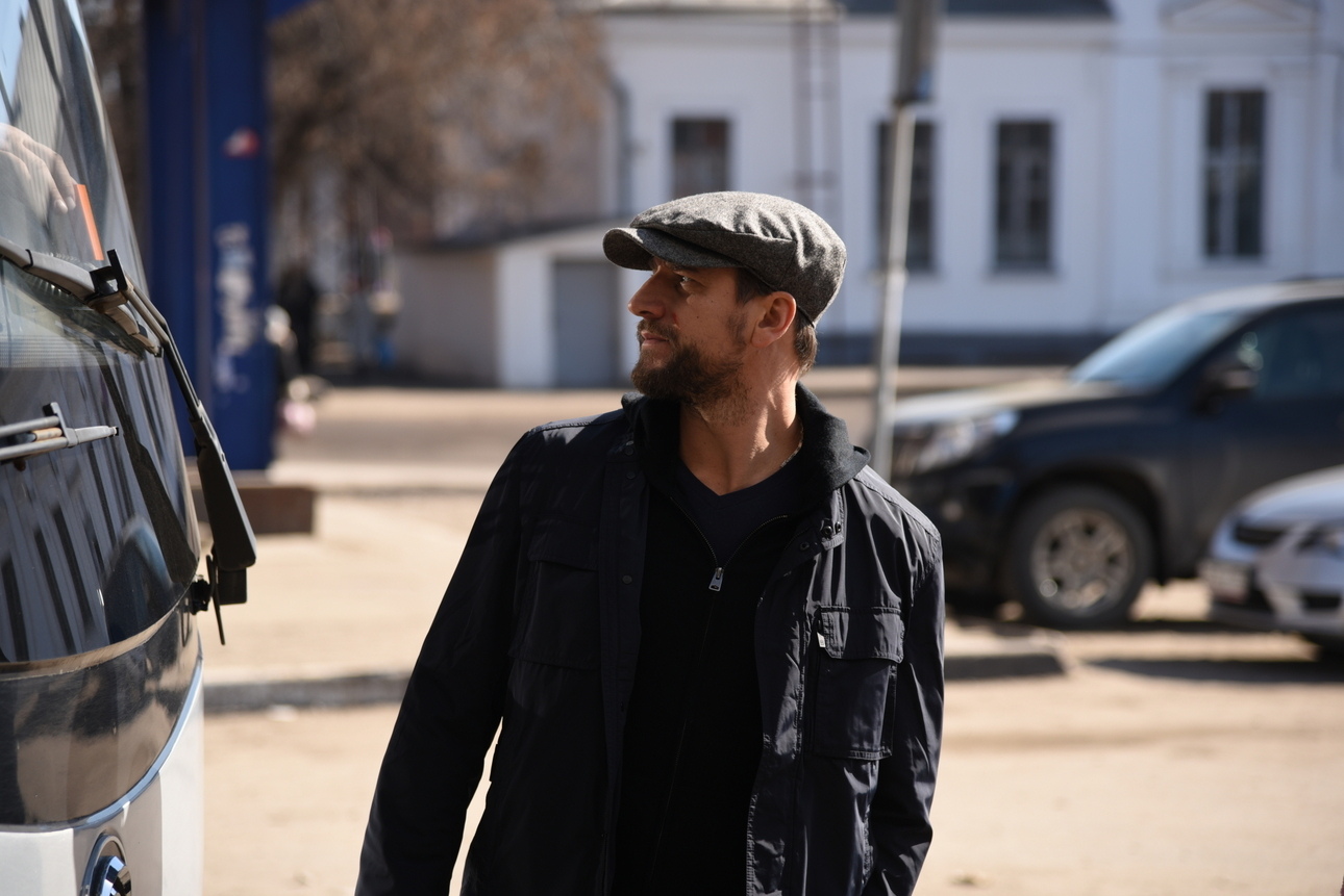 Александр Устюгов довольно успешно водил автомобиль на площадке