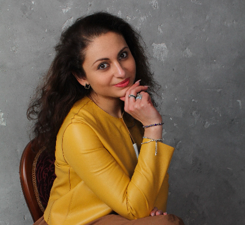 Ведунья и таролог Саона