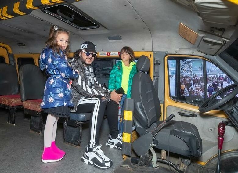 Филипп Киркоров сдал анализ на коронавирус: «Похож на тест на беременность»