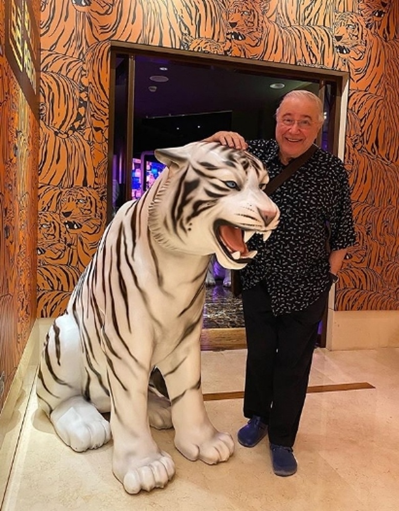 Евгений Петросян