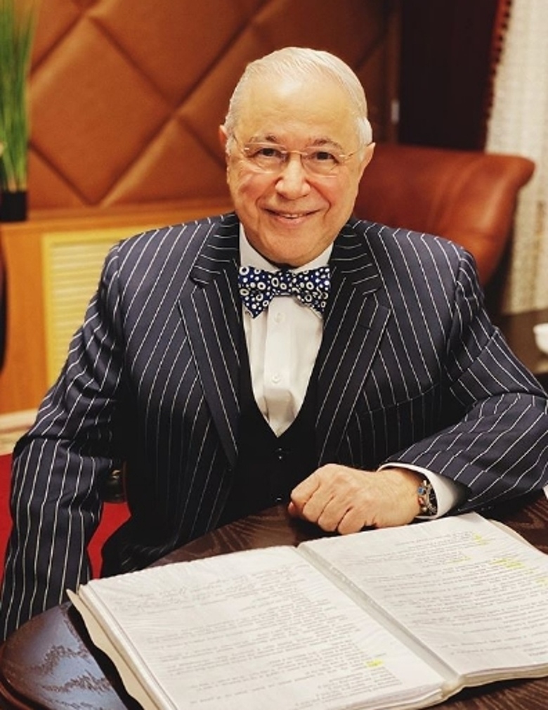 Евгений Петросян