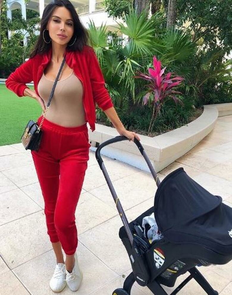 Оксана Самойлова с детьми вернулась в Россию