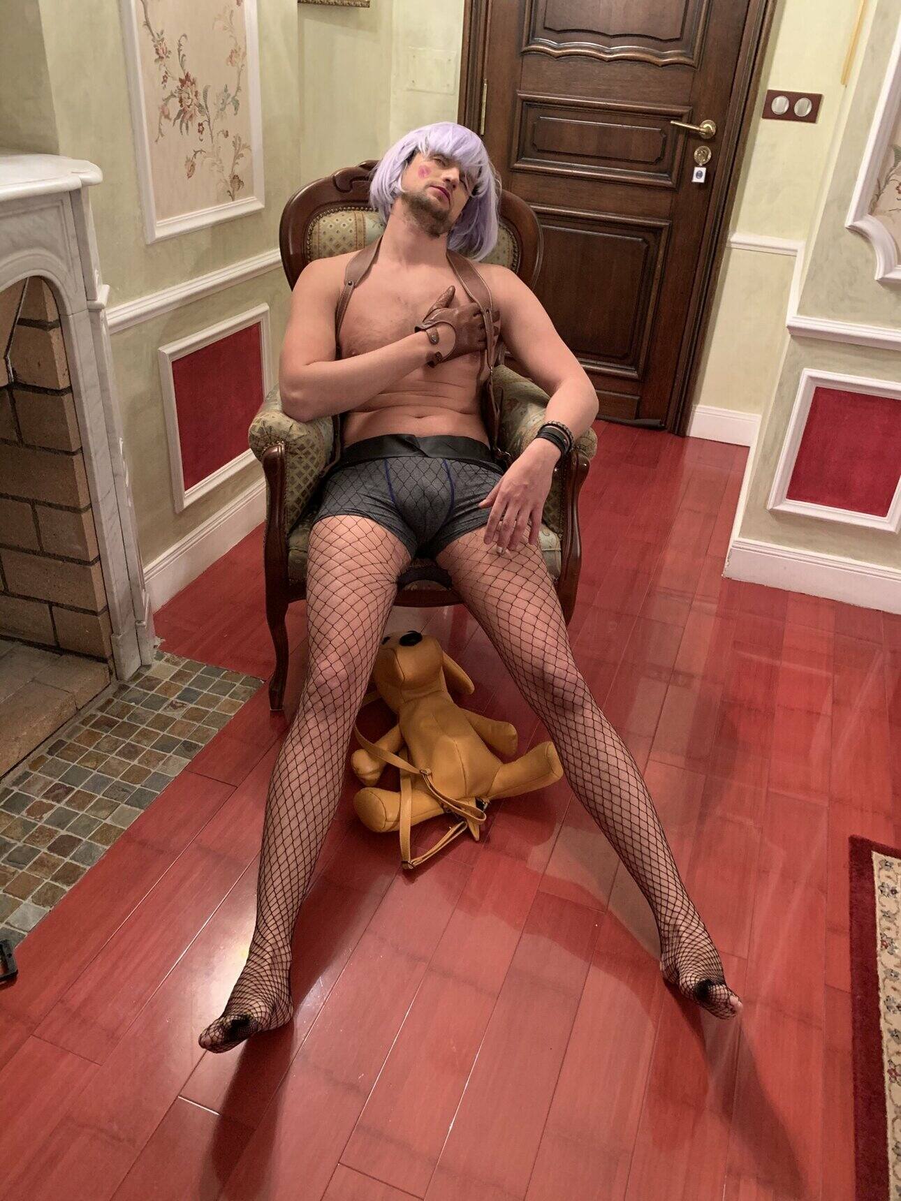 Дмитрий Колдун не боится смелых экспериментов. Кадр из клипа "Пес бродячий"