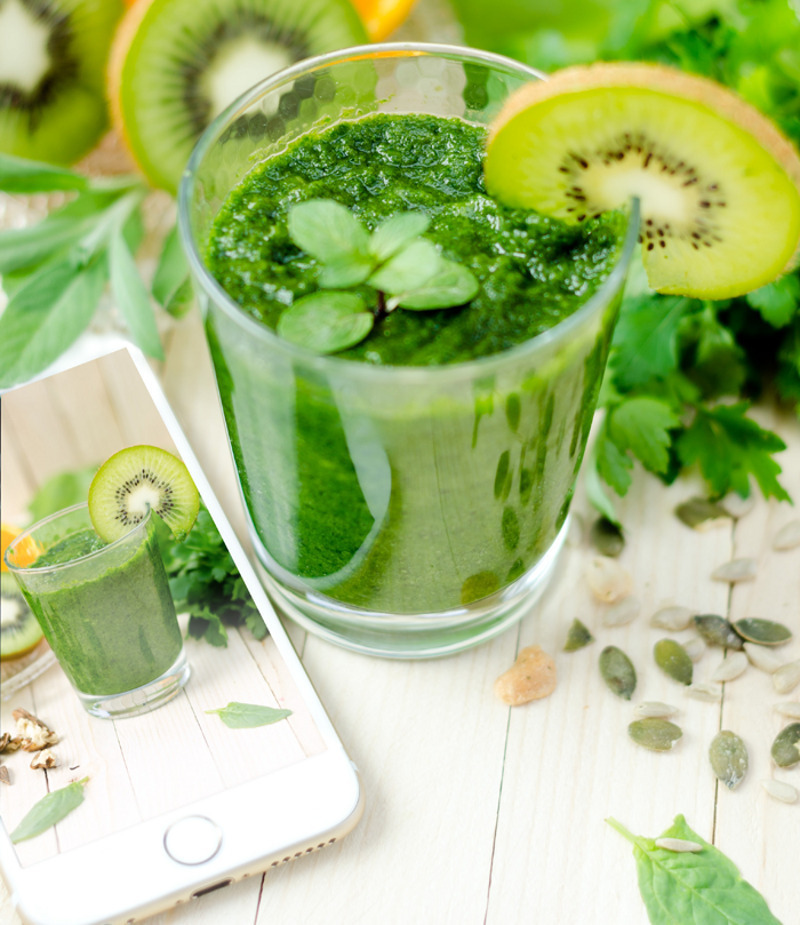 Включайте в меню как можно больше зеленых овощей и фруктов