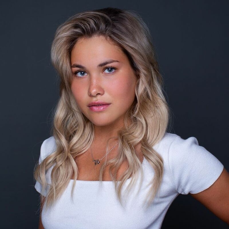 Актриса и модель Анна Бжедугова