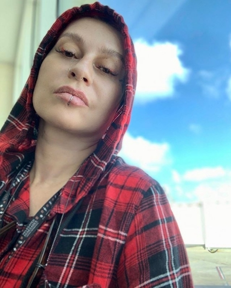 Наргиз Закирова