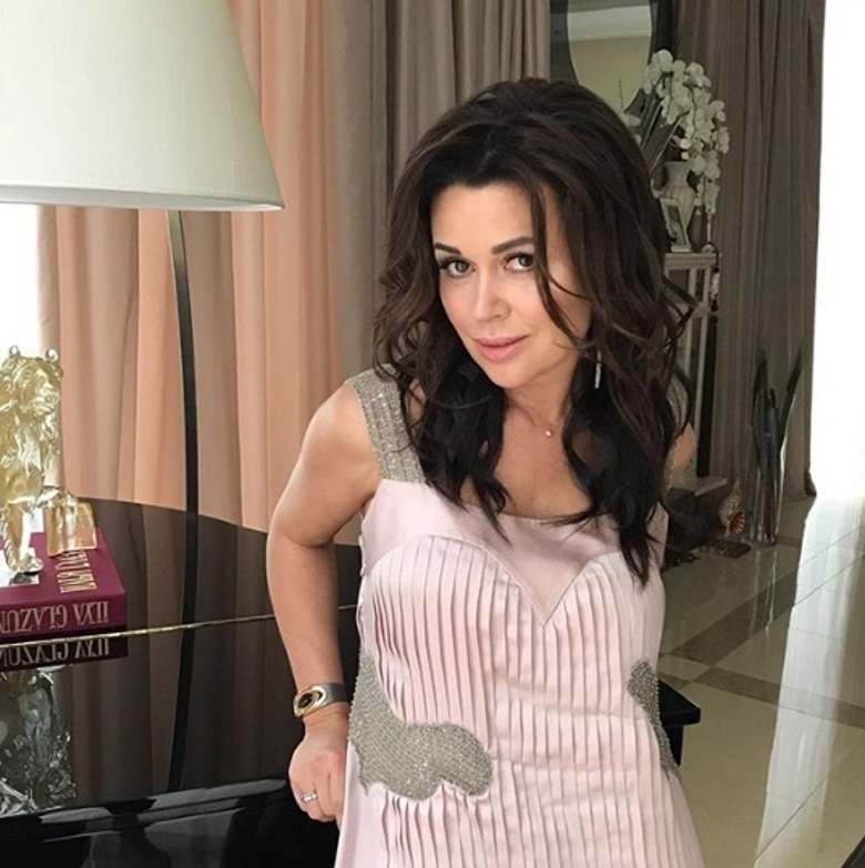 Анастасия Заворотнюк