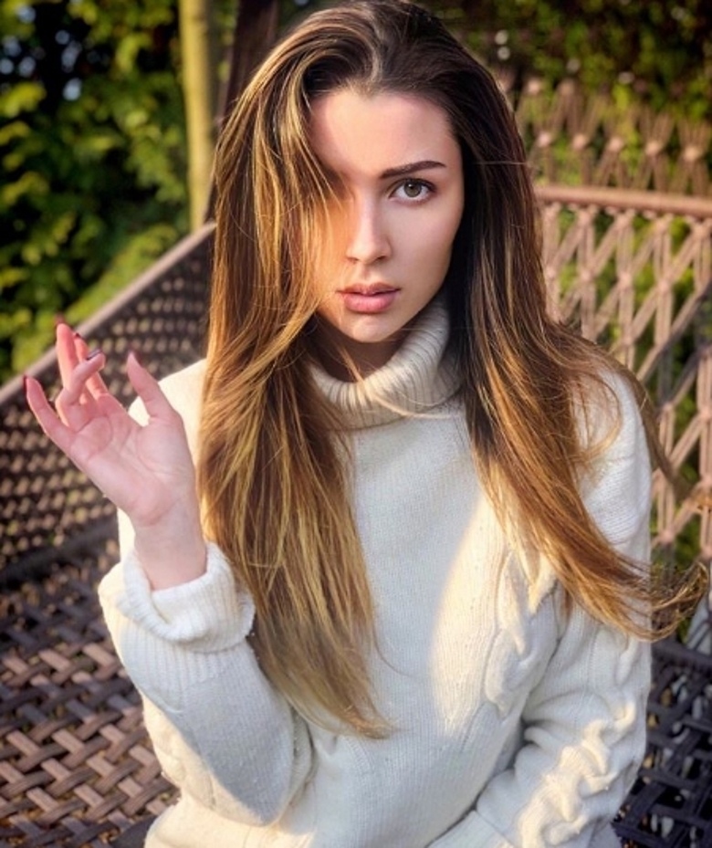 Анна Заворотнюк