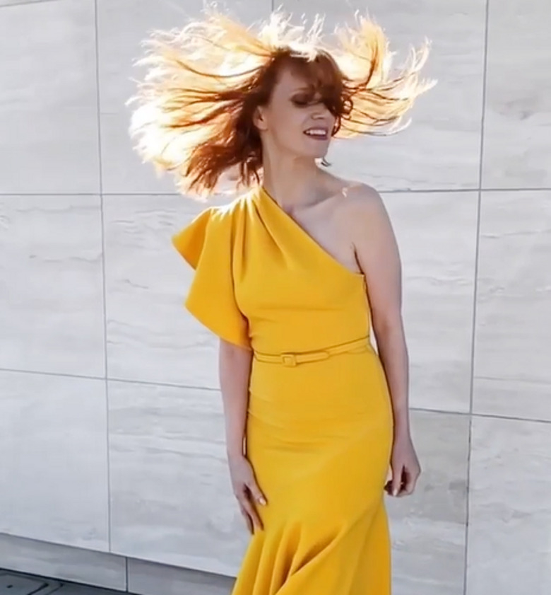 С чем носить желтый цвет?