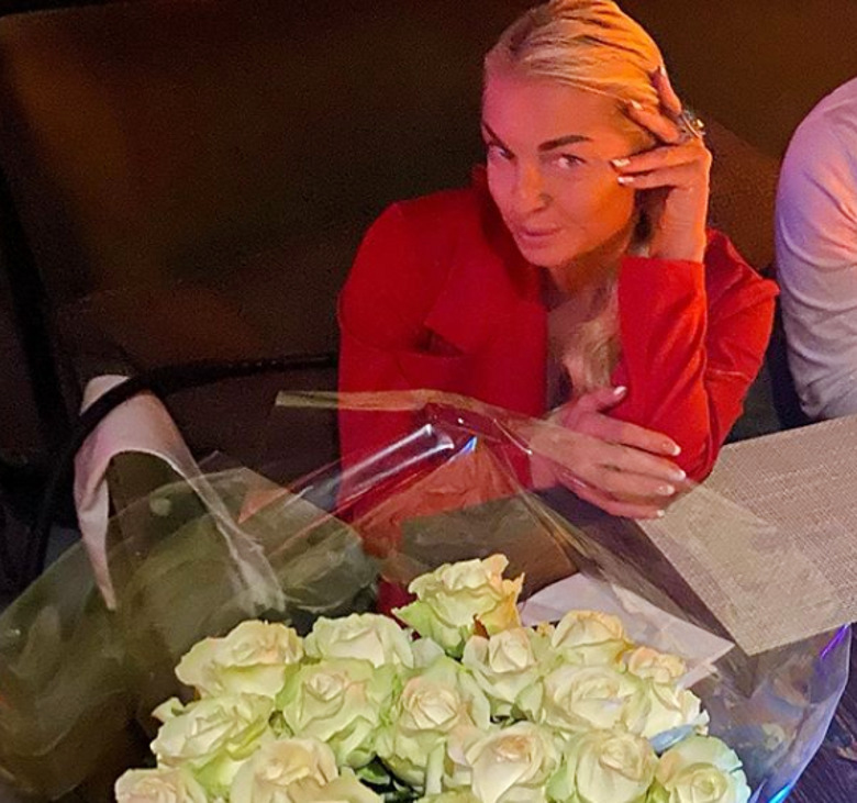 Анастасия Волочкова всегда вела здоровый образ жизни. И сейчас она продолжает ходить в баню и закаляться