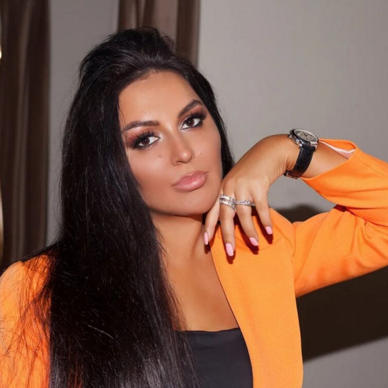 Звездный дизайнер Аника Керимова