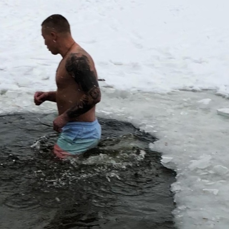 Поклонники считают, что у потенциального жениха Насти довольно неплохая фигура, и они будут хорошо смотреться вместе