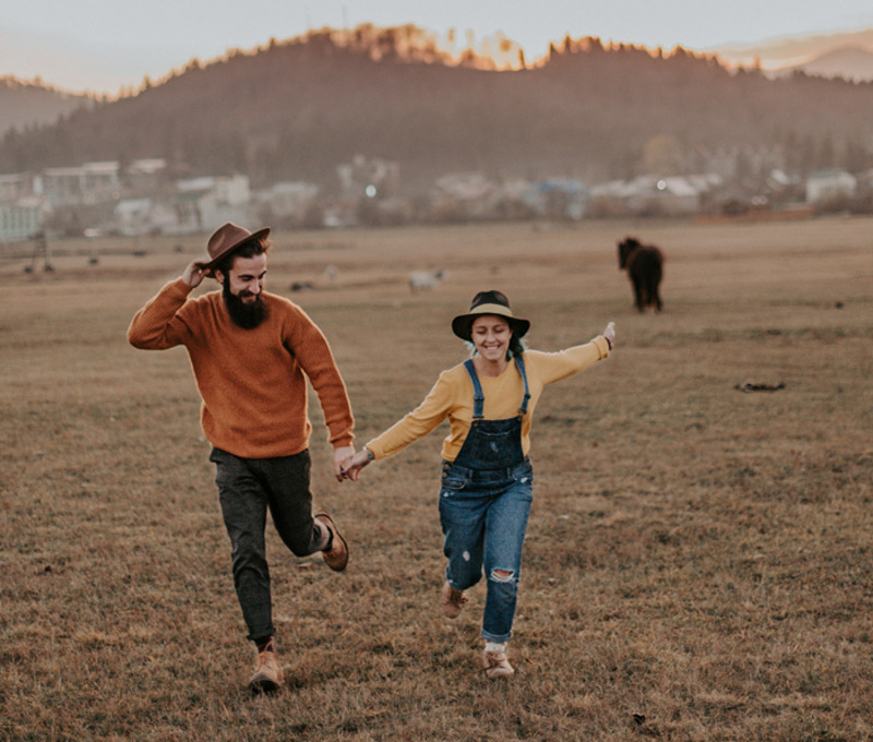 Главное в процессе общения с избранником – расставить все точки над “i”, понять и принять новую реальность еще до момента вашего бракосочетания и переезда в другую страну