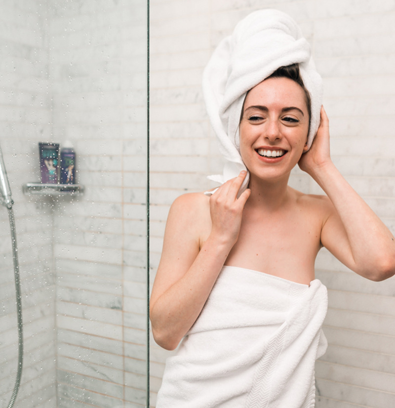 Контрастный душ и самомассаж - отличная профилактика растяжек и целлюлита