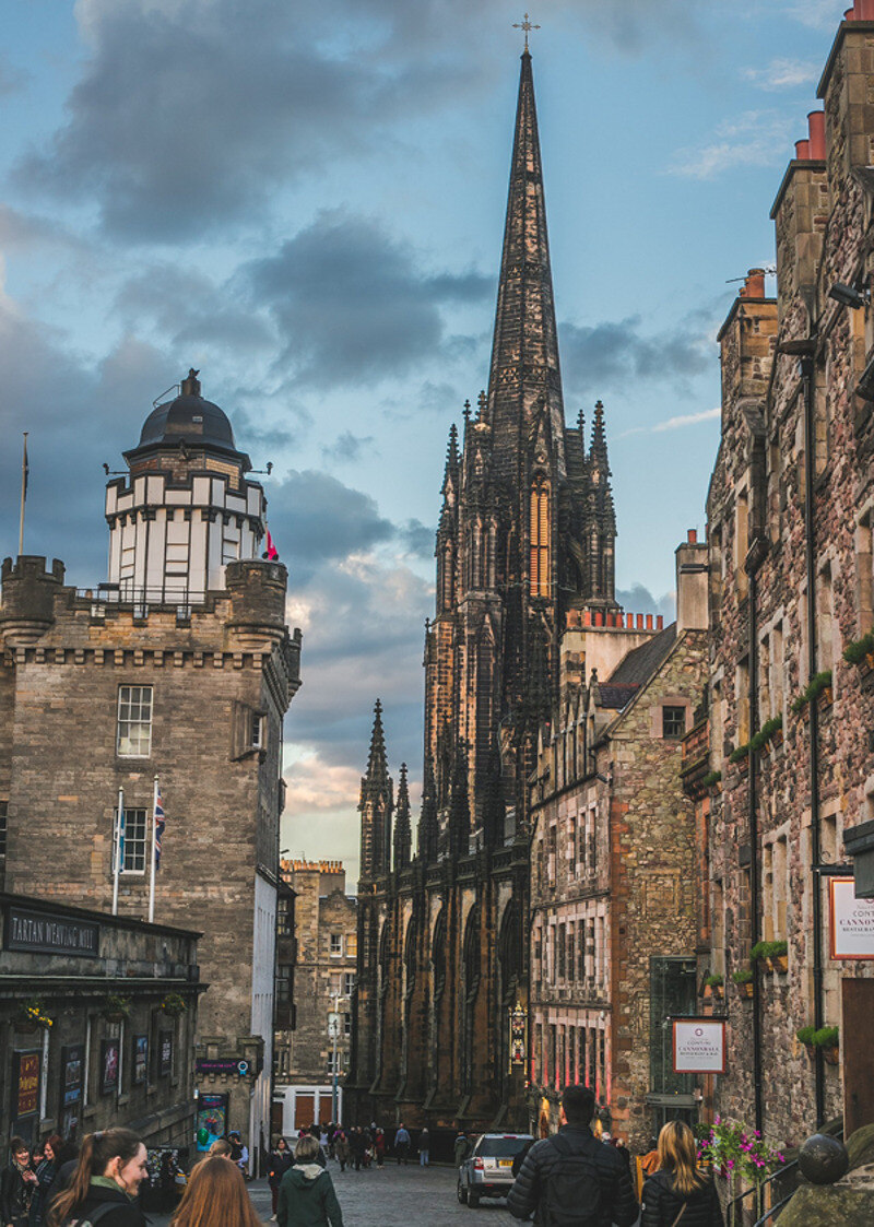 Королевская миля – цент-ральная улица Эдинбурга и одна из главных достопримечательностей