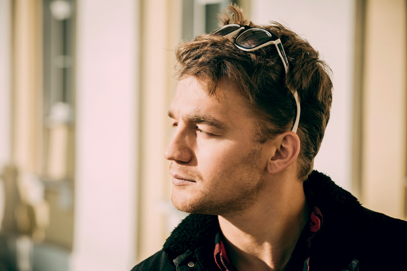 "Я гулена, достаточно легкий на подъем, очень люблю компании. Но сейчас понимаю, что надо помогать жене"