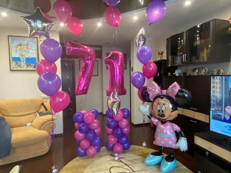 Утром режиссера ждала празднично украшенная комната