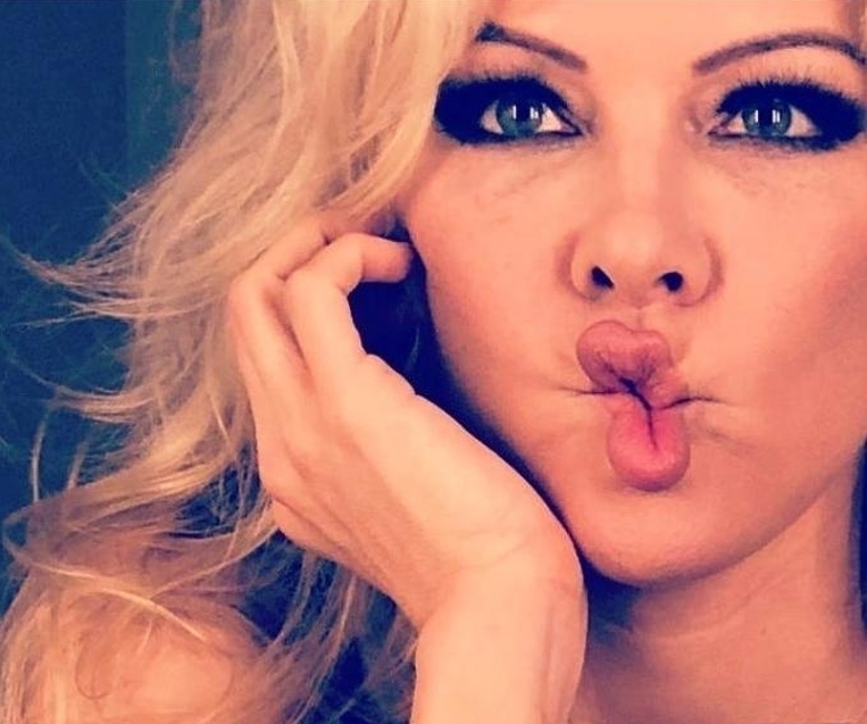 Памела Андерсон