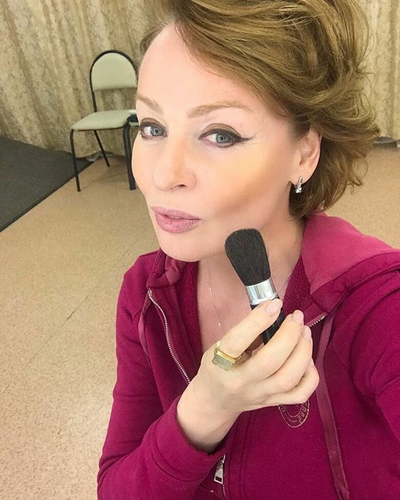 Жанна Эппле тщательно следит за своей внешностью