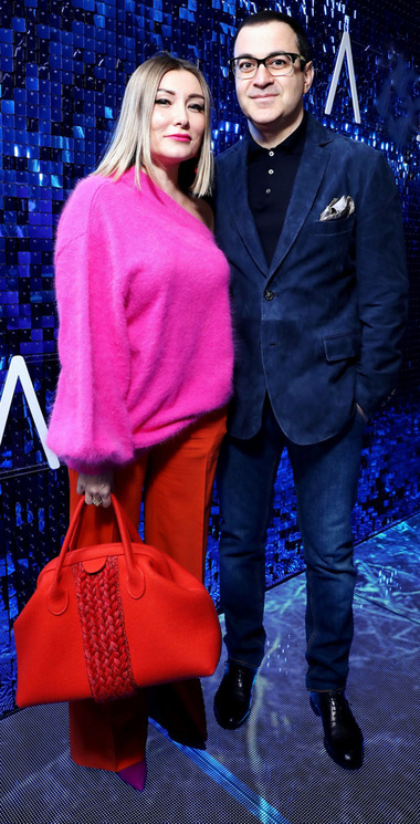 Парный выход: Гарик Мартиросян с супругой