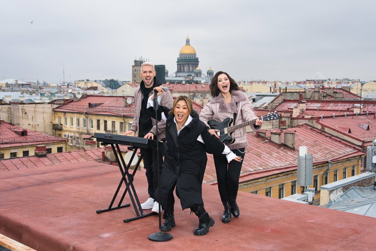 Анита Цой в свой день рождения тоже поздравила поклонников выходом нового клипа #vGoLove