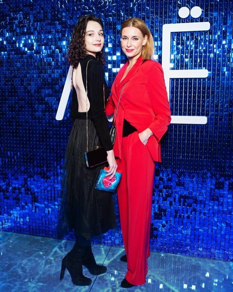 Любовь Толкалина с 20-летней дочерью Машей