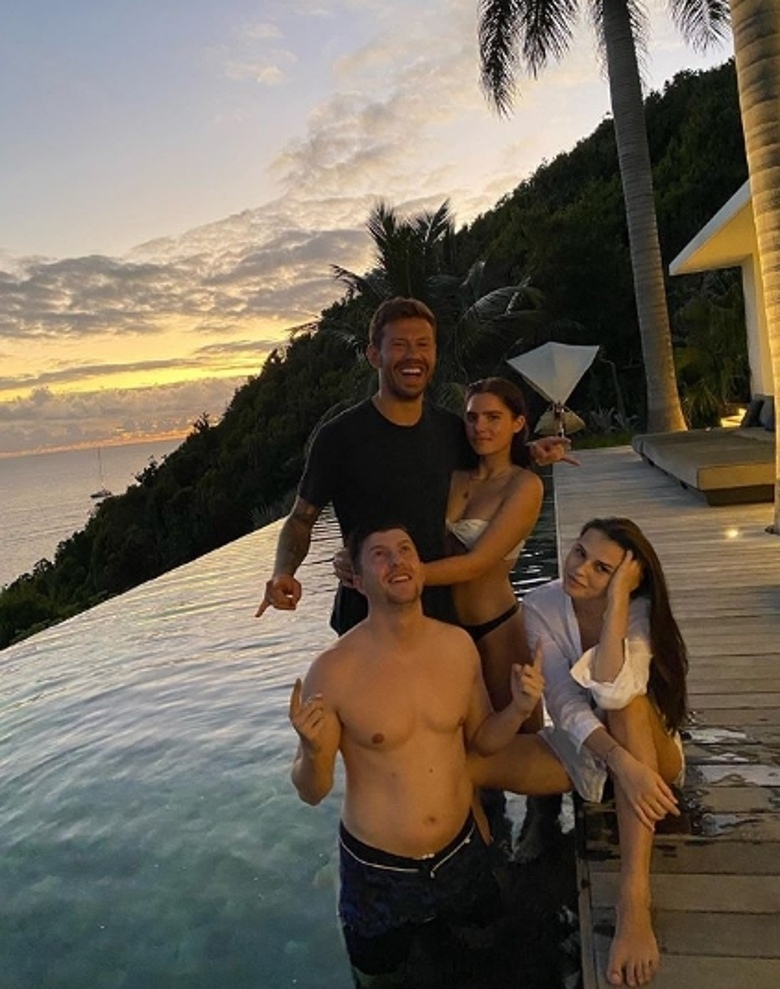 ФЕДОР СМОЛОВ И МАРИЯ ЮМАШЕВА НА ОТДЫХЕ В СЕНТ-БАРТ