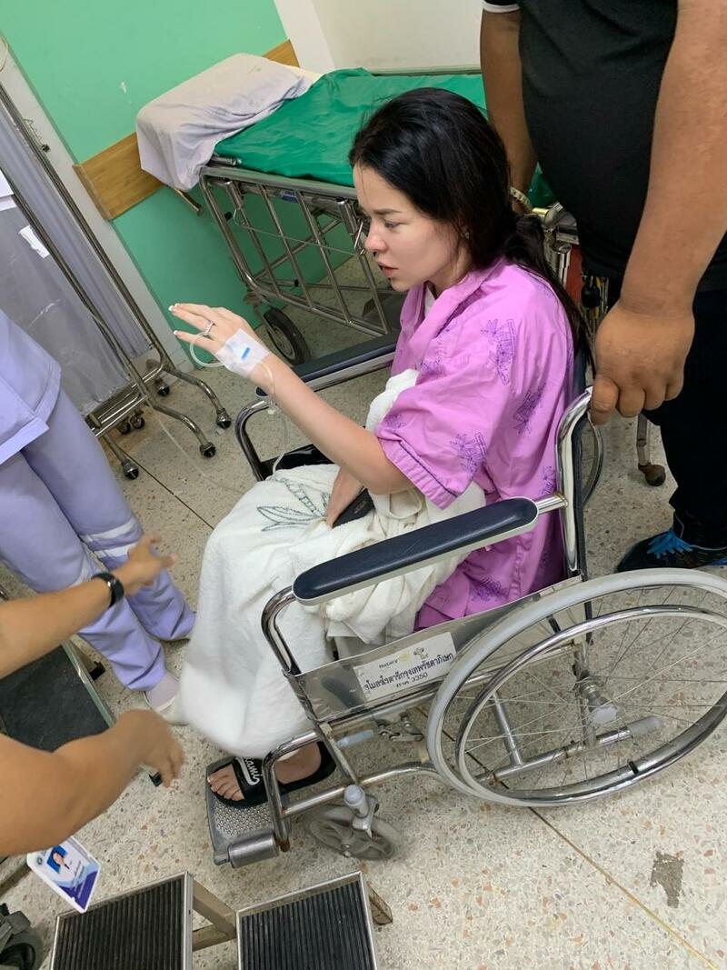 Певица Елена Князева заразилась в Таиланде неопознанным вирусом