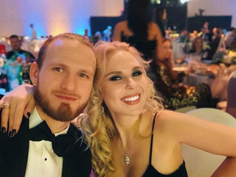 Поклонники переживают, что в микроблогах супругов пропали все их совместные снимки