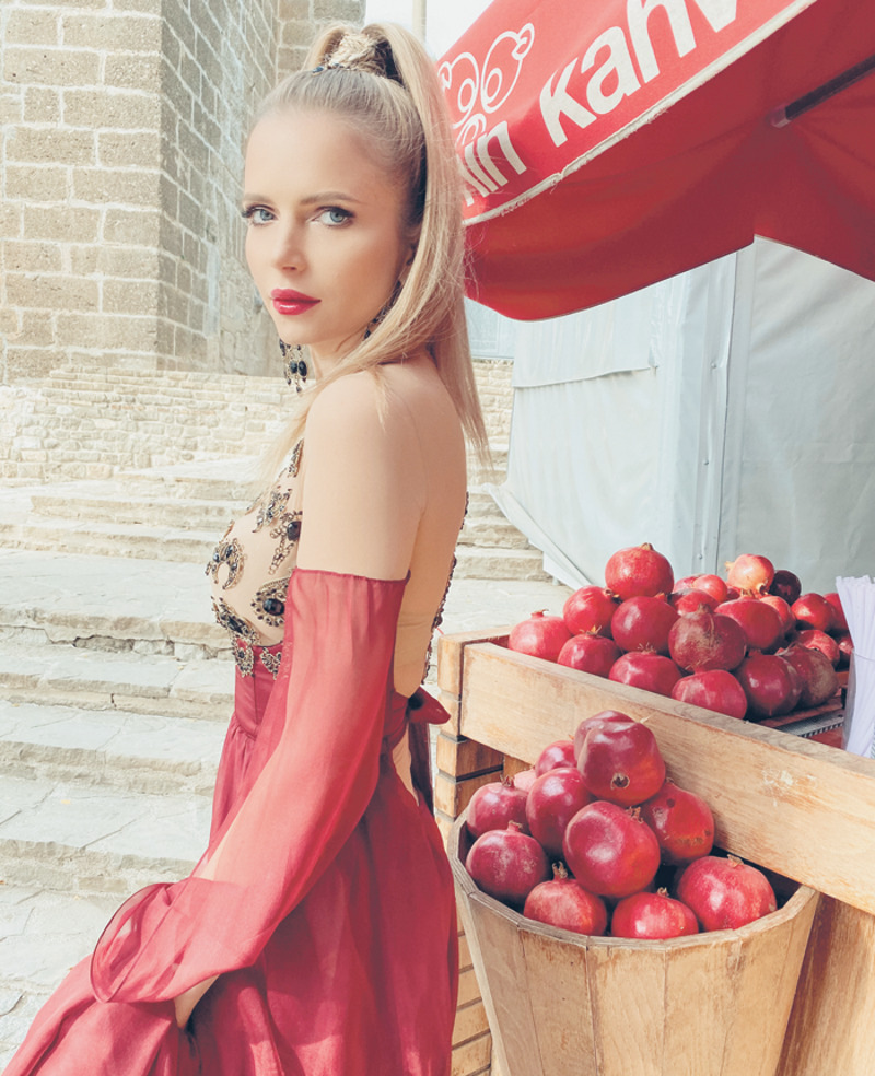 «Я никогда не общалась со сверстниками, мне всегда были интересны люди, которые старше меня»