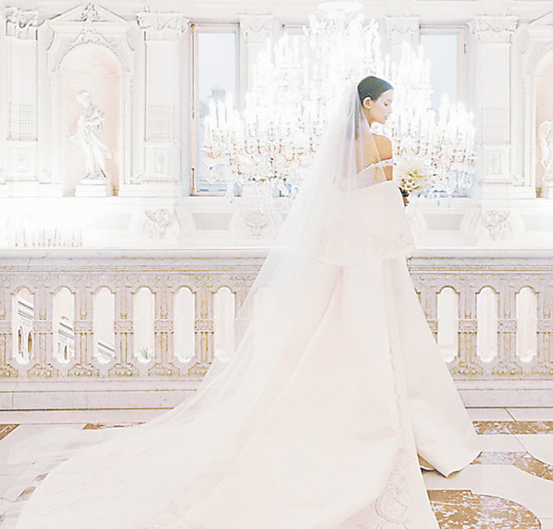 Паулина Андреева показала свадебное платье