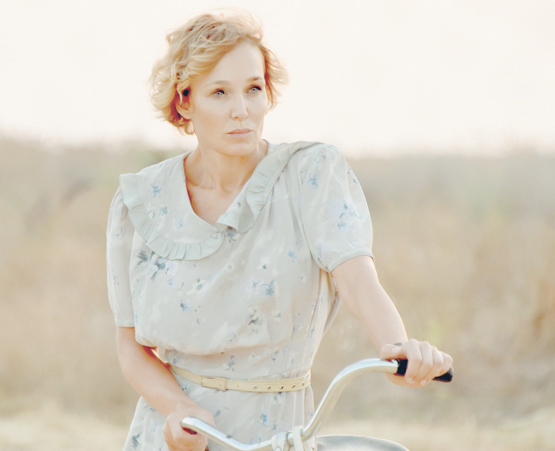 Наталья Вдовина сыграла в сериале давнюю любовь героя Харатьяна. Их отношения складываются непросто, однако драматичные обстоятельства заставят забыть былые обиды