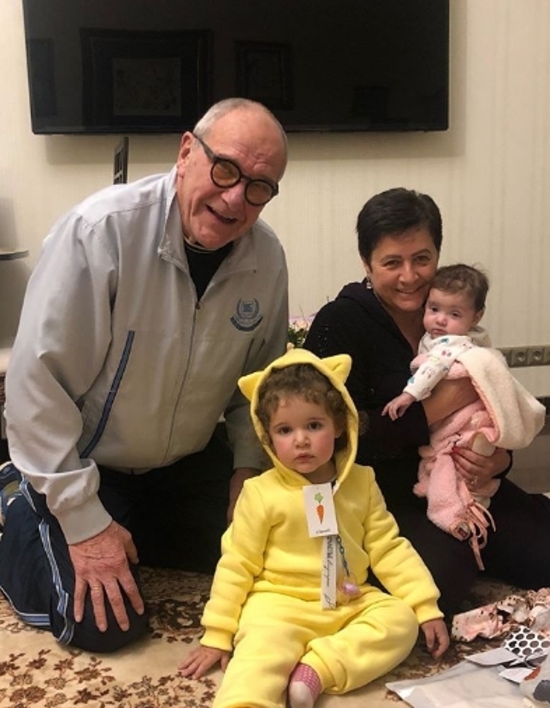 Эммануил Виторган с семьей