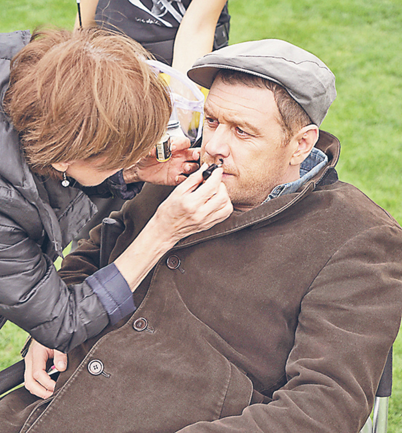 В новом сезоне «Нюхача» для героя Ивана Оганесяна придумали неожиданные образы, для одного из которых понадобились накладные усы