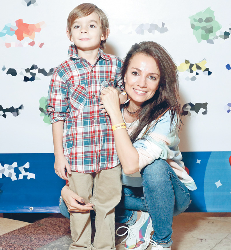 Светлана Светикова со старшим сыном