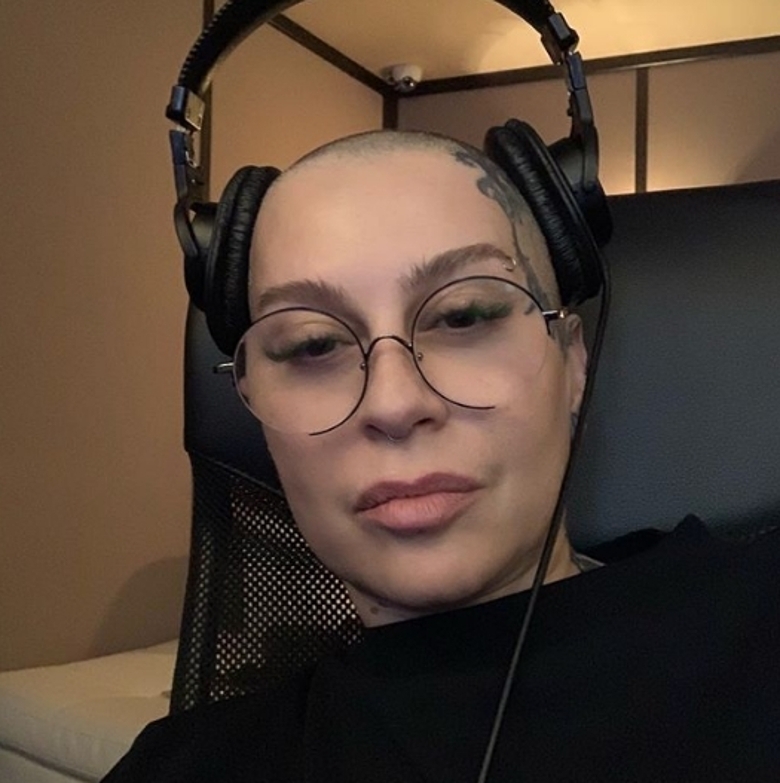 НАРГИЗ ЗАКИРОВА