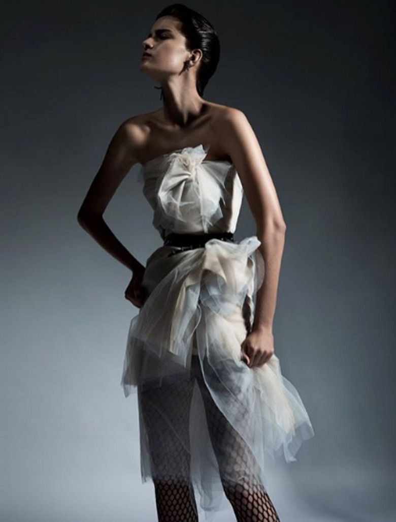 Полупрозрачные ткани и широкие ремни на пике популярности