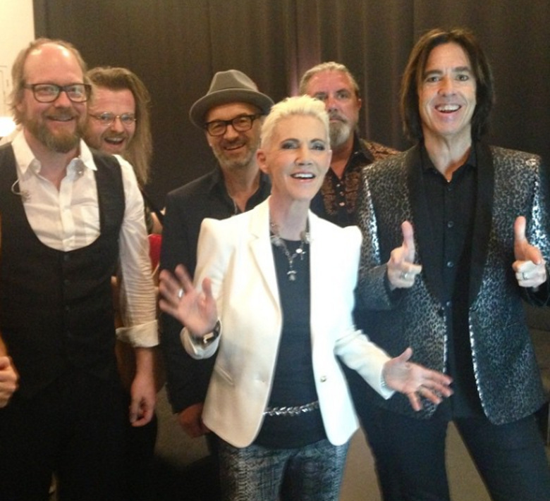 Мари Фредрикссон (в центре) и Пер Гессли (справа)