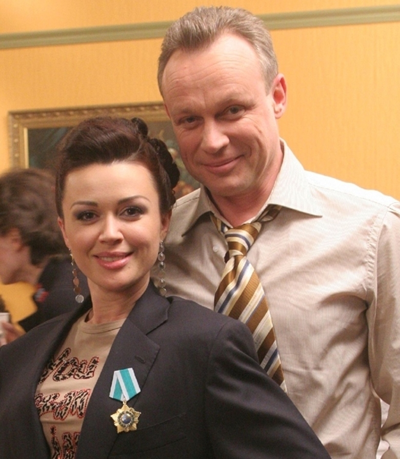 АНАСТАСИЯ ЗАВОРОТНЮК И СЕРГЕЙ ЖИГУНОВ