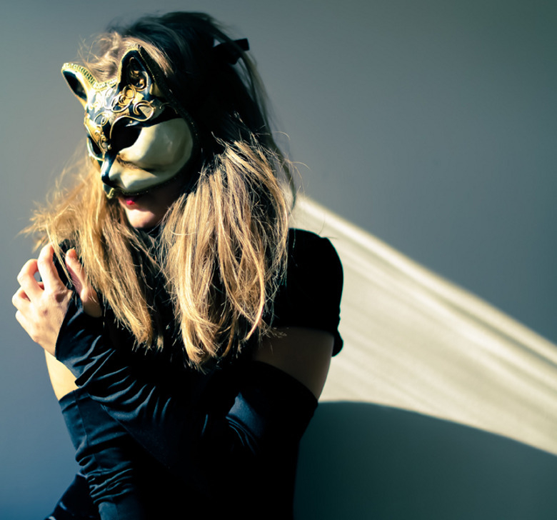 Почему мы меняем роли и маски?