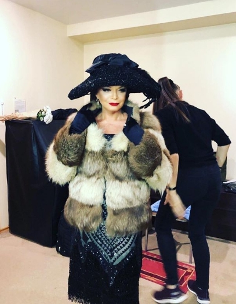 Лариса Долина