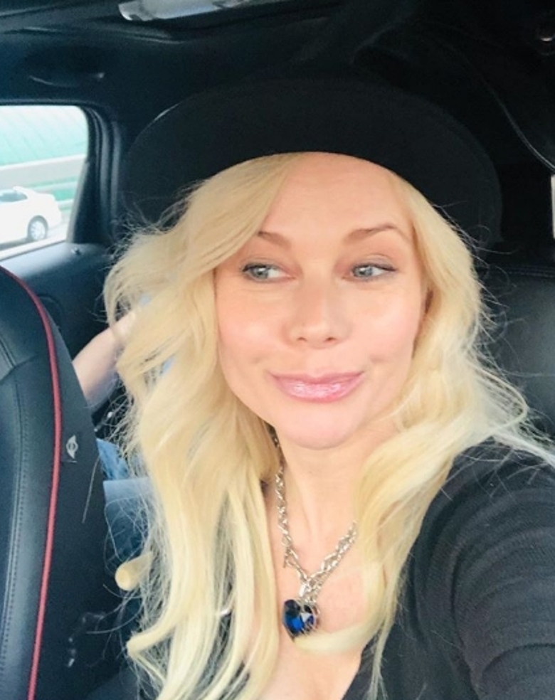 Елена Корикова