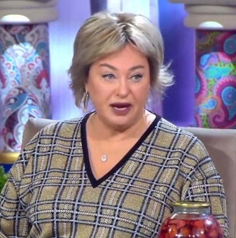 ЛАРИСА ГУЗЕЕВА