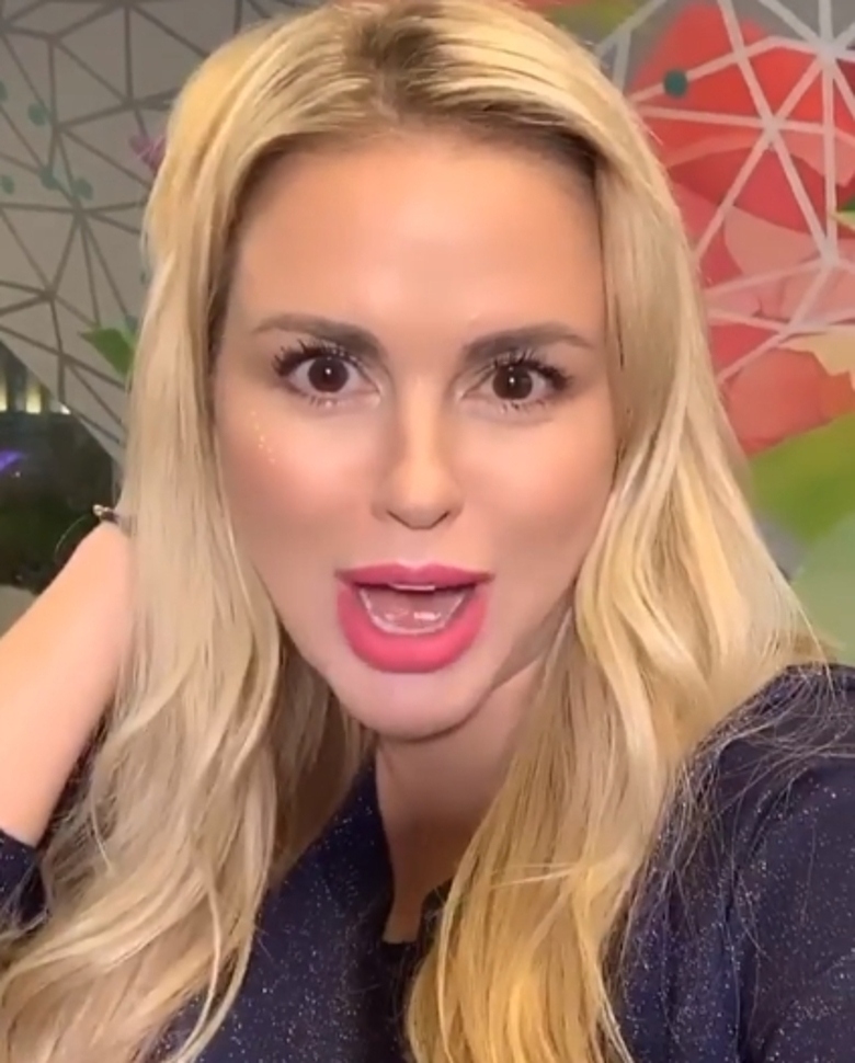 АННА СЕМЕНОВИЧ