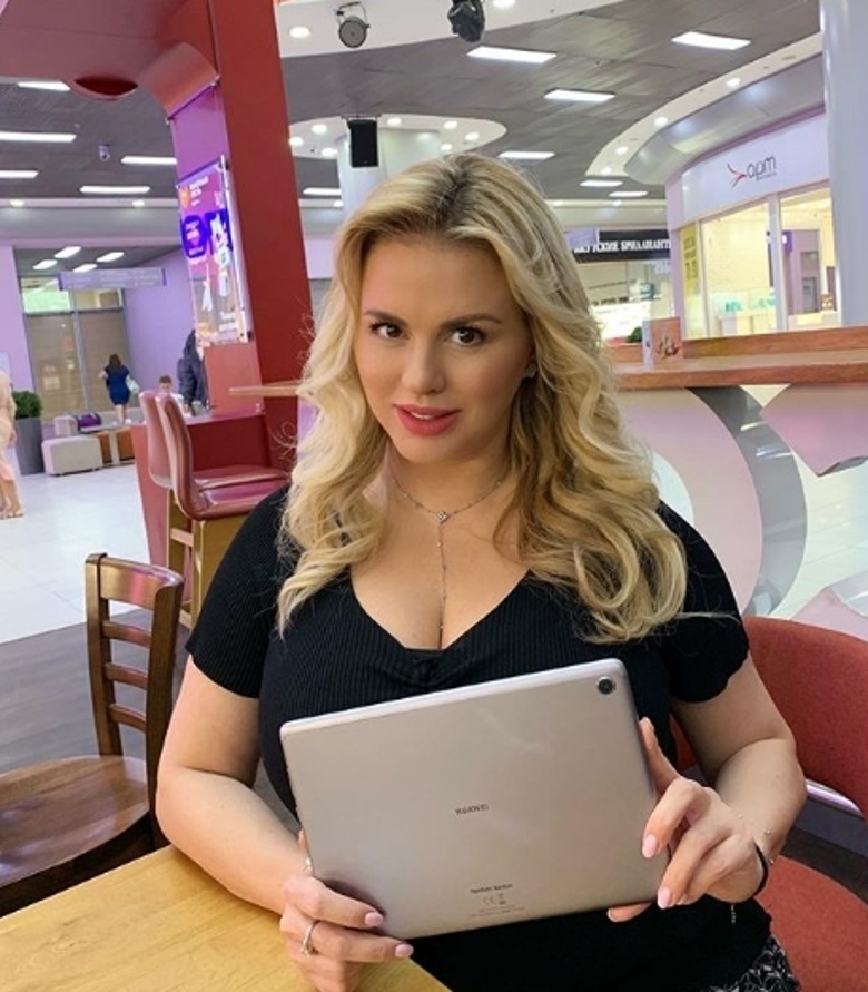 Анна Семенович