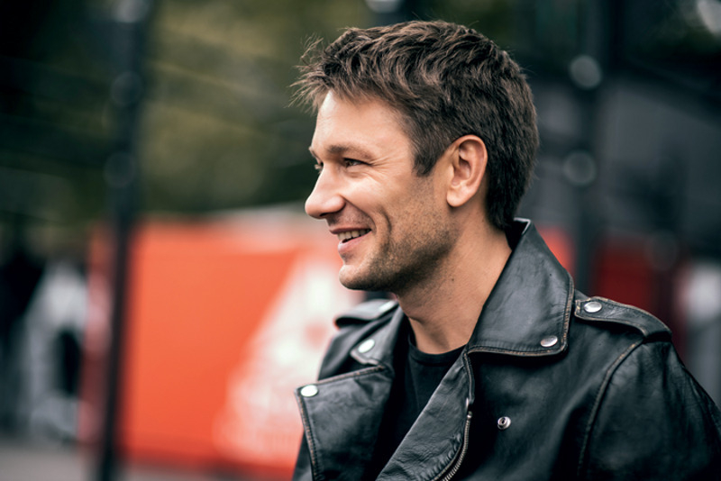 "Мы с женой долго жили расслабленно, строили карьеру, путешествовали. И вдруг в тридцать лет я испугался, что у меня не будет детей"