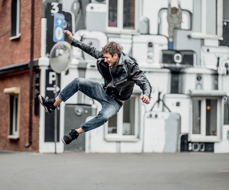 "Увидел рекламу проекта, в котором главным призом была пожизненная зарплата в тысячу долларов. Брат говорил, что простых людей туда не берут, но я позвонил"