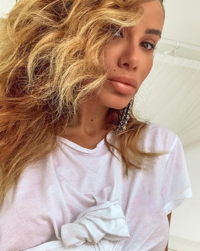 Айза Анохина