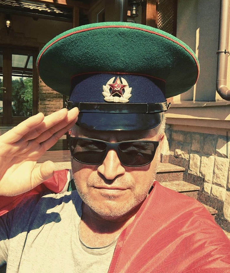 певец с любовью вспоминает время службы