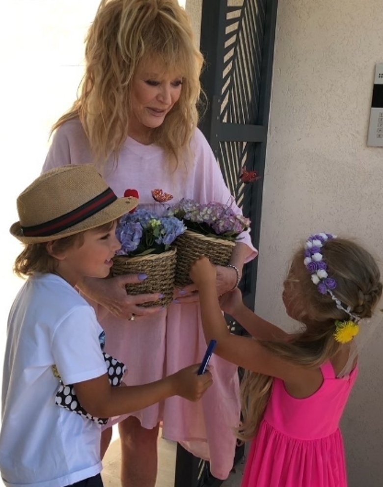 Алла Пугачева с детьми